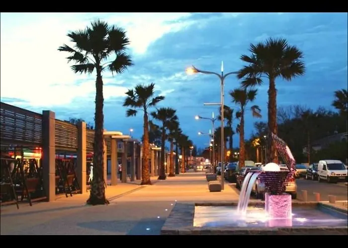 Villa Maison Les Pieds Dans L'eau Marseillan (Herault)
